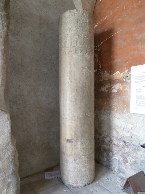 Borne milliaire d'Auguste