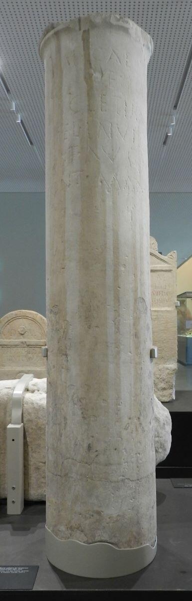 Borne milliaire de Dioclétien