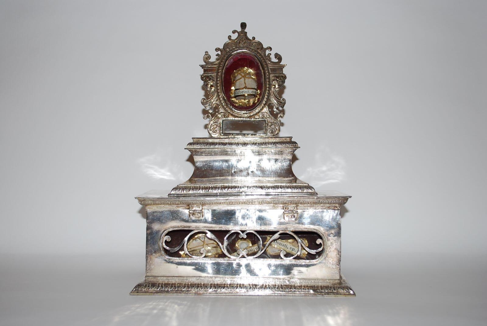 Coffret-reliquaire de saint Gibrien de Géville (titre d'usage)