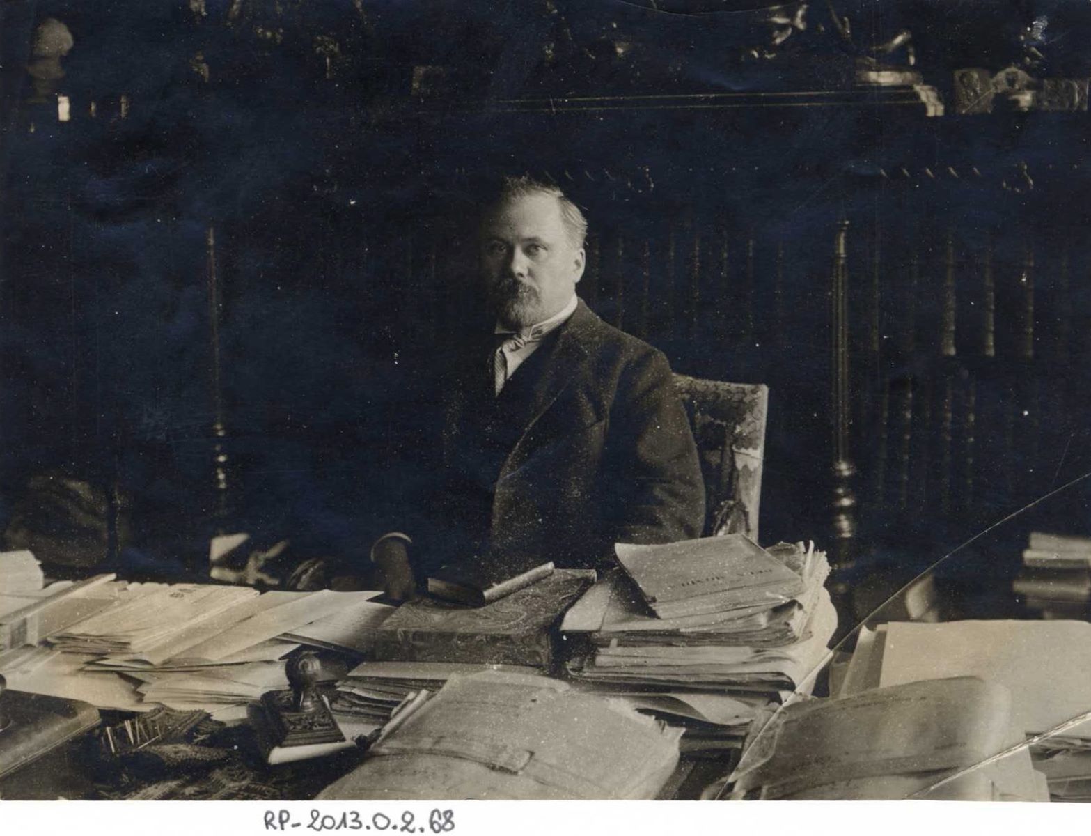 Raymond Poincaré à son bureau (titre factice)
