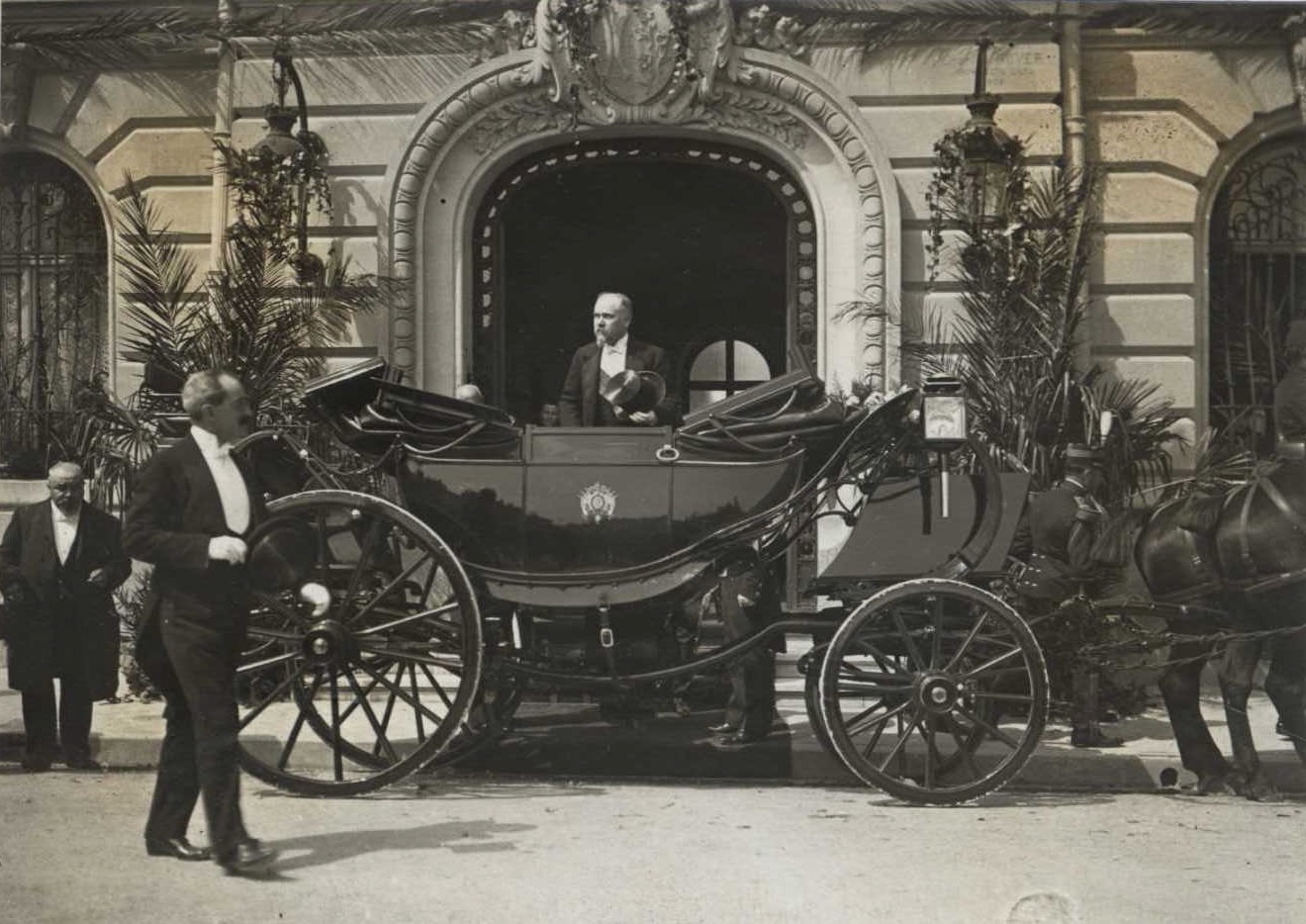 La calèche de Raymond Poincaré (titre factice)