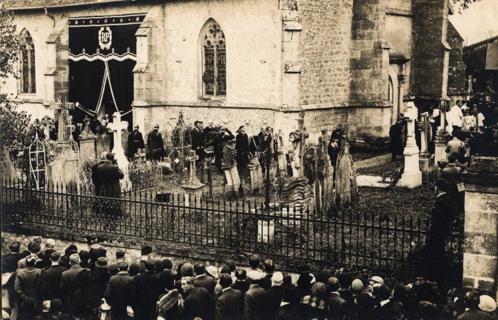 Enterrement de Raymond Poincaré à Nubécourt (titre factice)