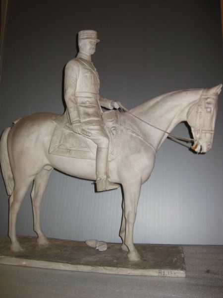 portrait équestre du maréchal Pétain