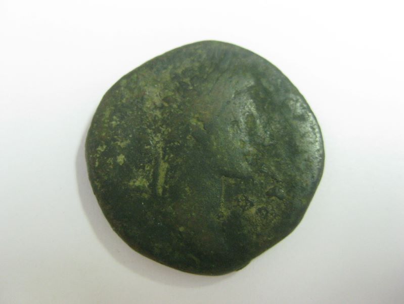 monnaie romaine, empereur Commode (?)