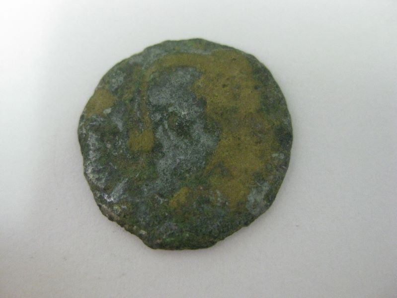 monnaie romaine, empereur Constantin Ier (?)