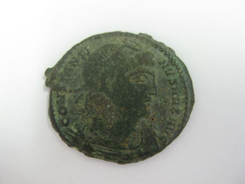 monnaie romaine, empereur Constantin Ier (?)