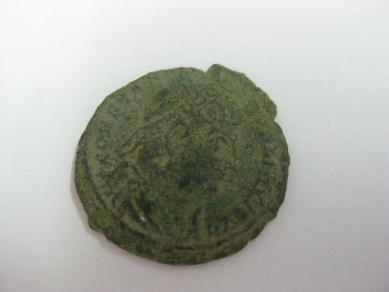 monnaie romaine, empereur Constantin Ier (?)