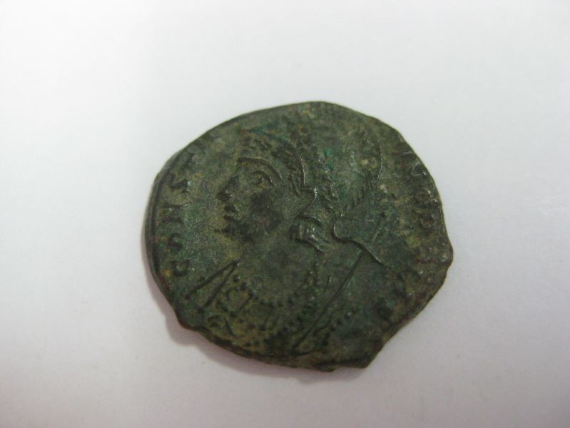 monnaie romaine, empereur Constantin Ier (?)