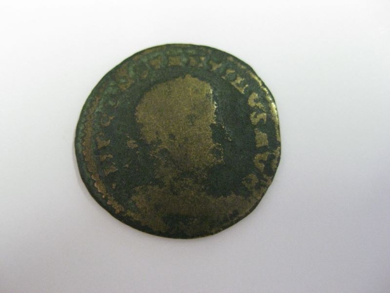 monnaie romaine, empereur Constantin (?)