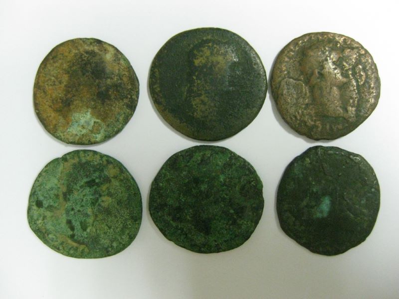 lot : 6 monnaies romaines, empereur Domitien (?)