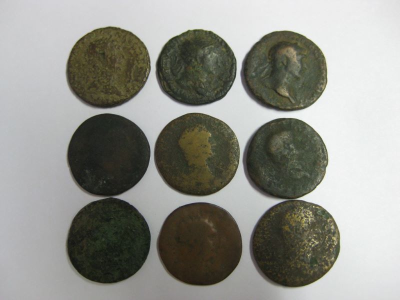 lot : 9 monnaies romaines, empereur Trajan (?)