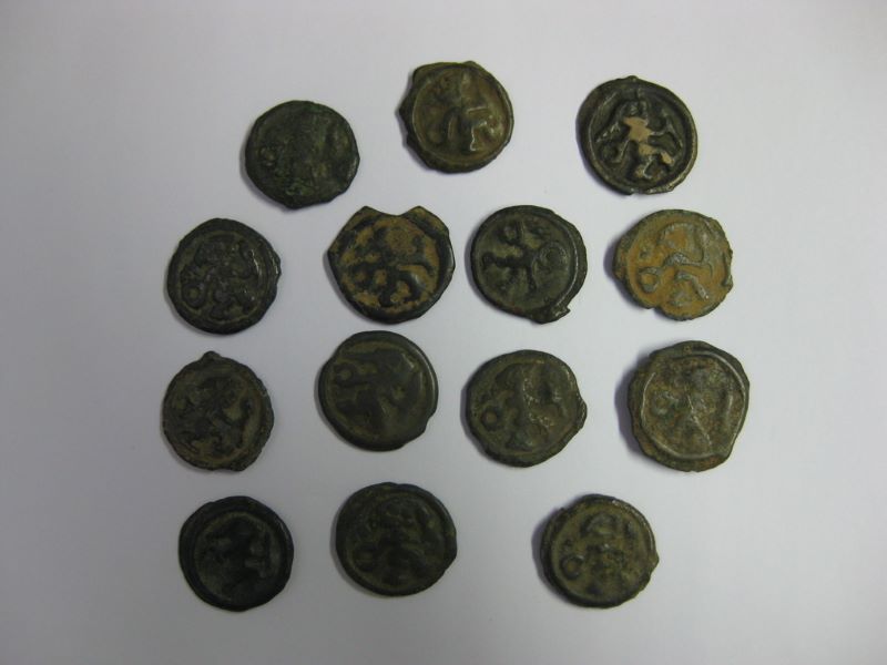 lot : 14 monnaies gauloises, rèmes