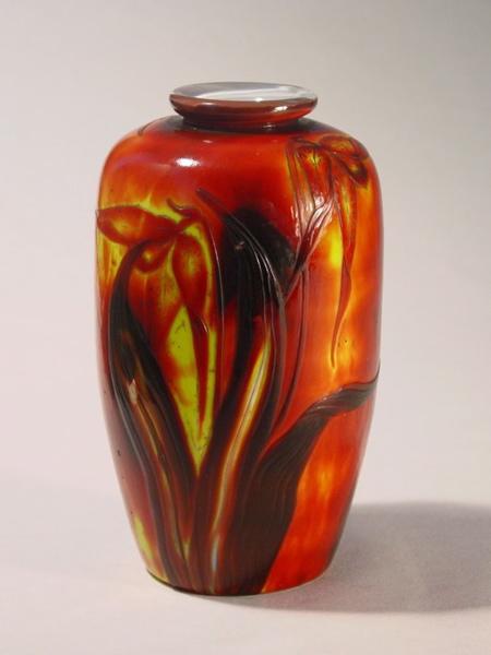 Vase au Cypripedium (titre factice)