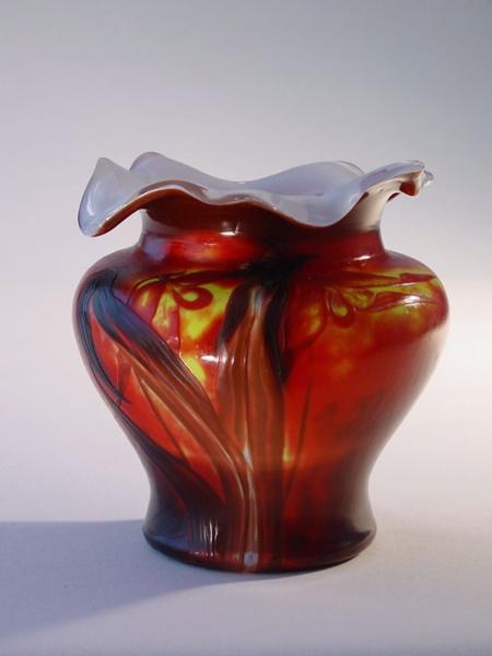 Vase au Cypripedium (titre factice)