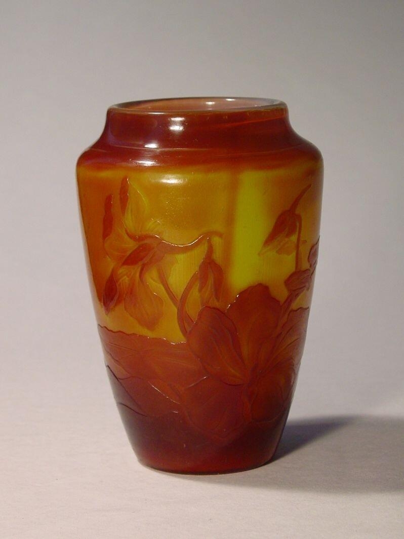 vase aux cyclamens (titre factice)