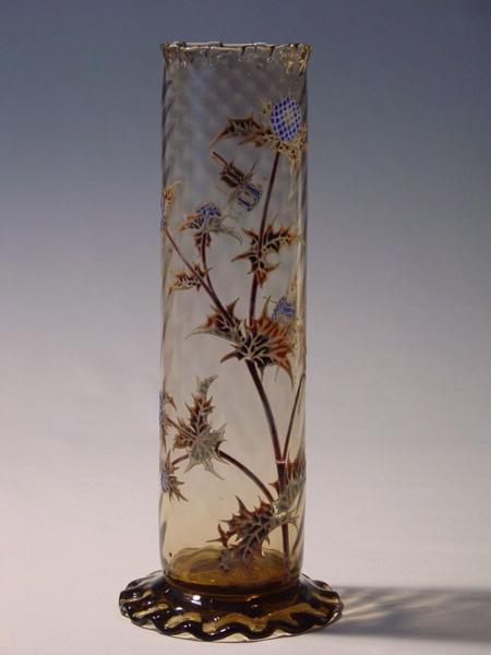 Grand vase rouleau aux chardons (titre factice)