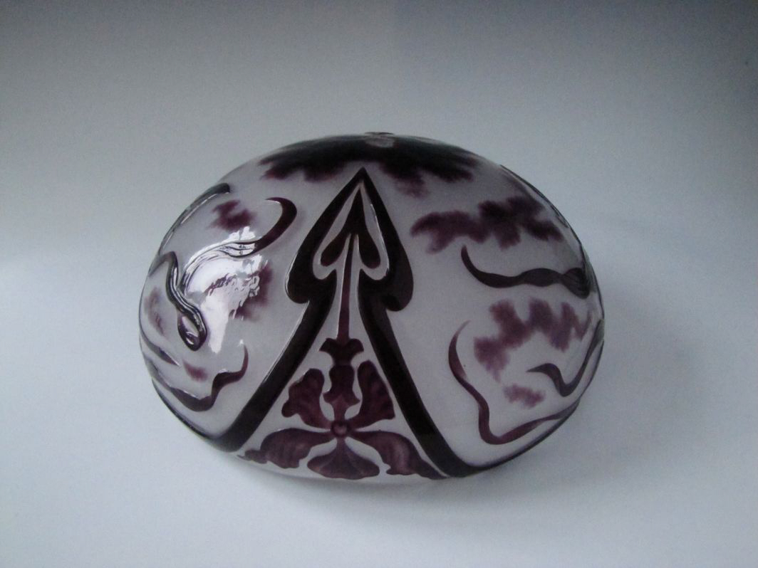 vasque d'éclairage aux orchidées (titre factice)