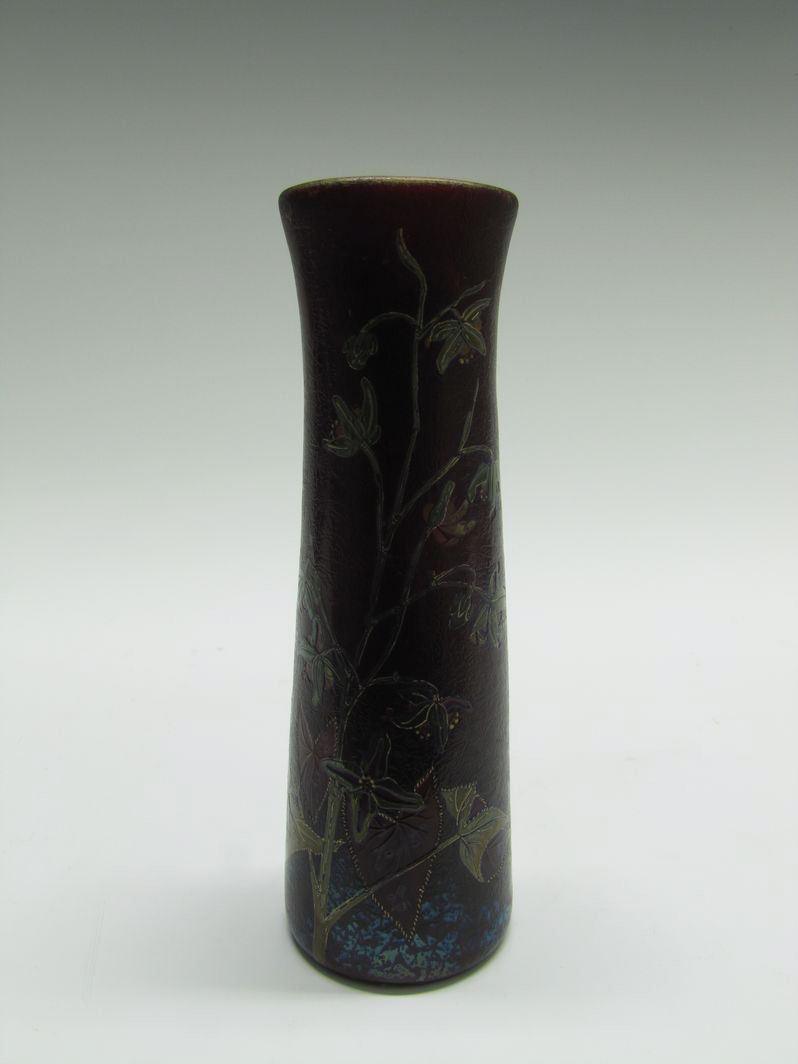 vase à décor floral (titre factice)