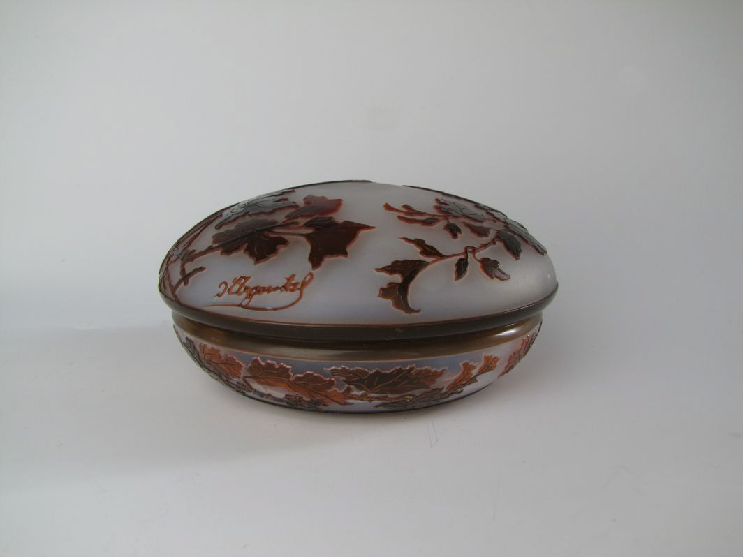 bonbonnière à la petite mauve (titre factice)