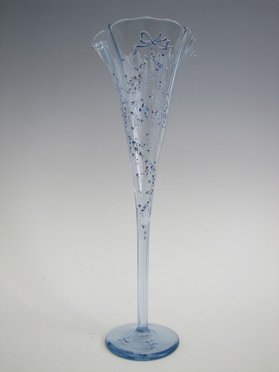 vase aux myosotis, insectes (titre factice)