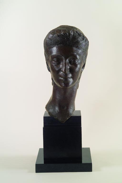 Buste de Denyse Lécole