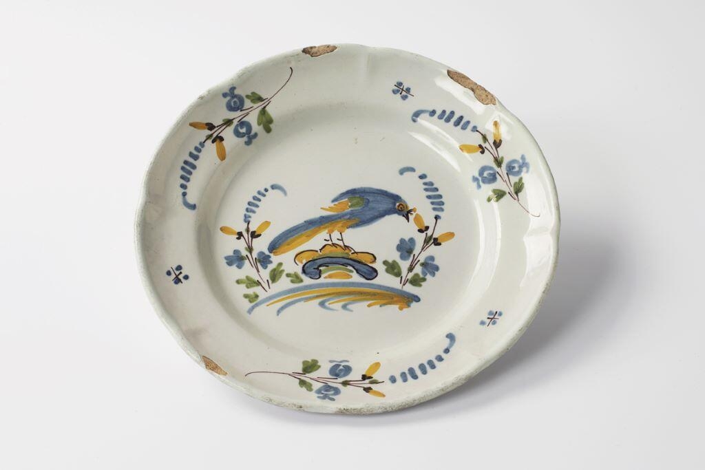 Assiette à décor de paon