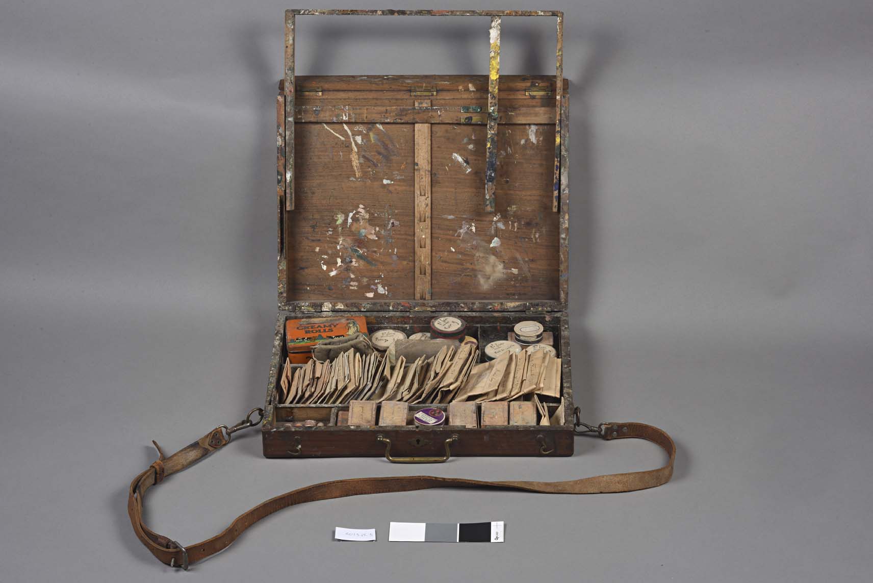 Malette à peinture sur faïence de Pierre Waidmann