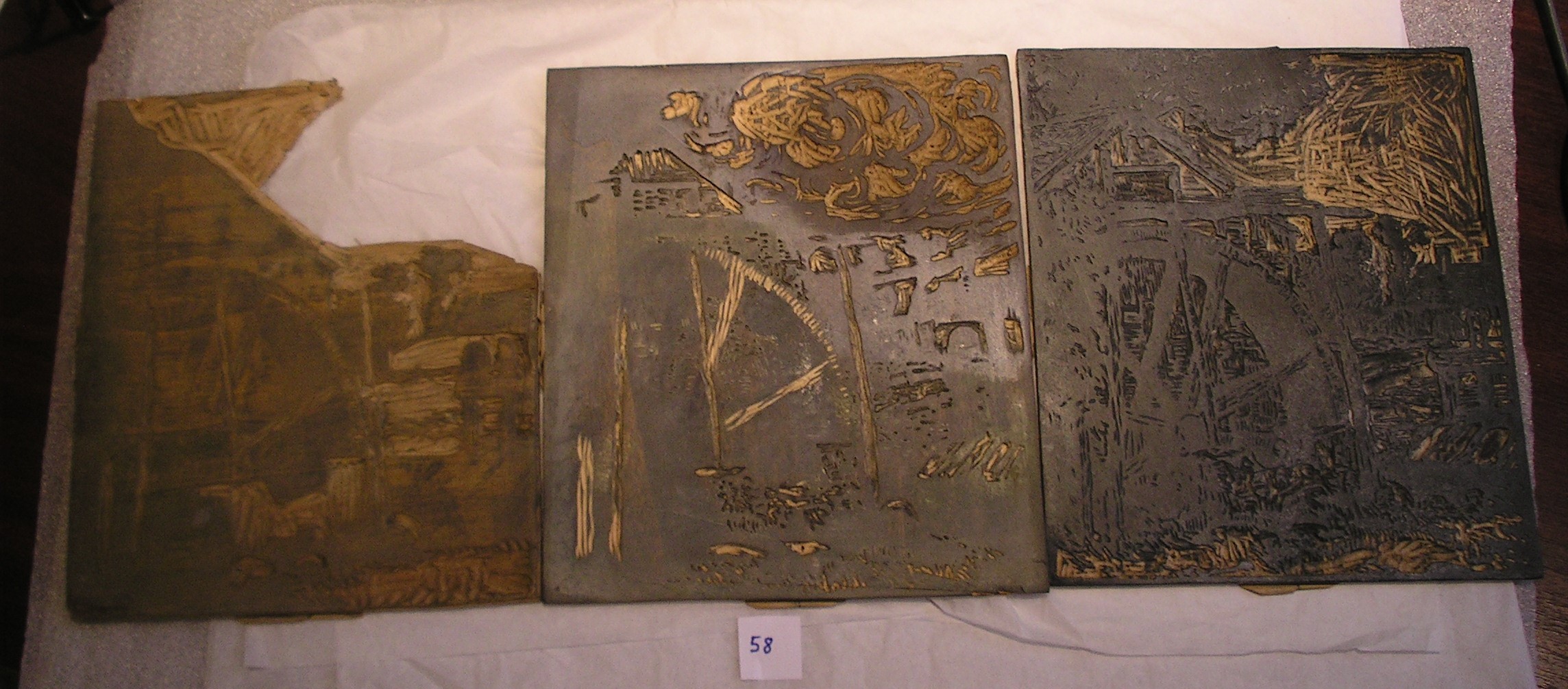 Lot de 3 plaques gravées et peintes représentant une roue à aubes (avers), une vue du Maghreb(revers); Colette Waidmann peignant, Fleuve aux bâteaux à Rouen