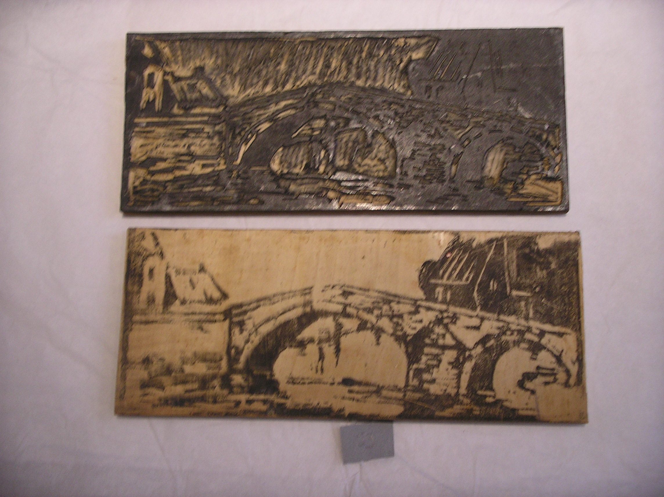 plaque représentant une vue d'un pont