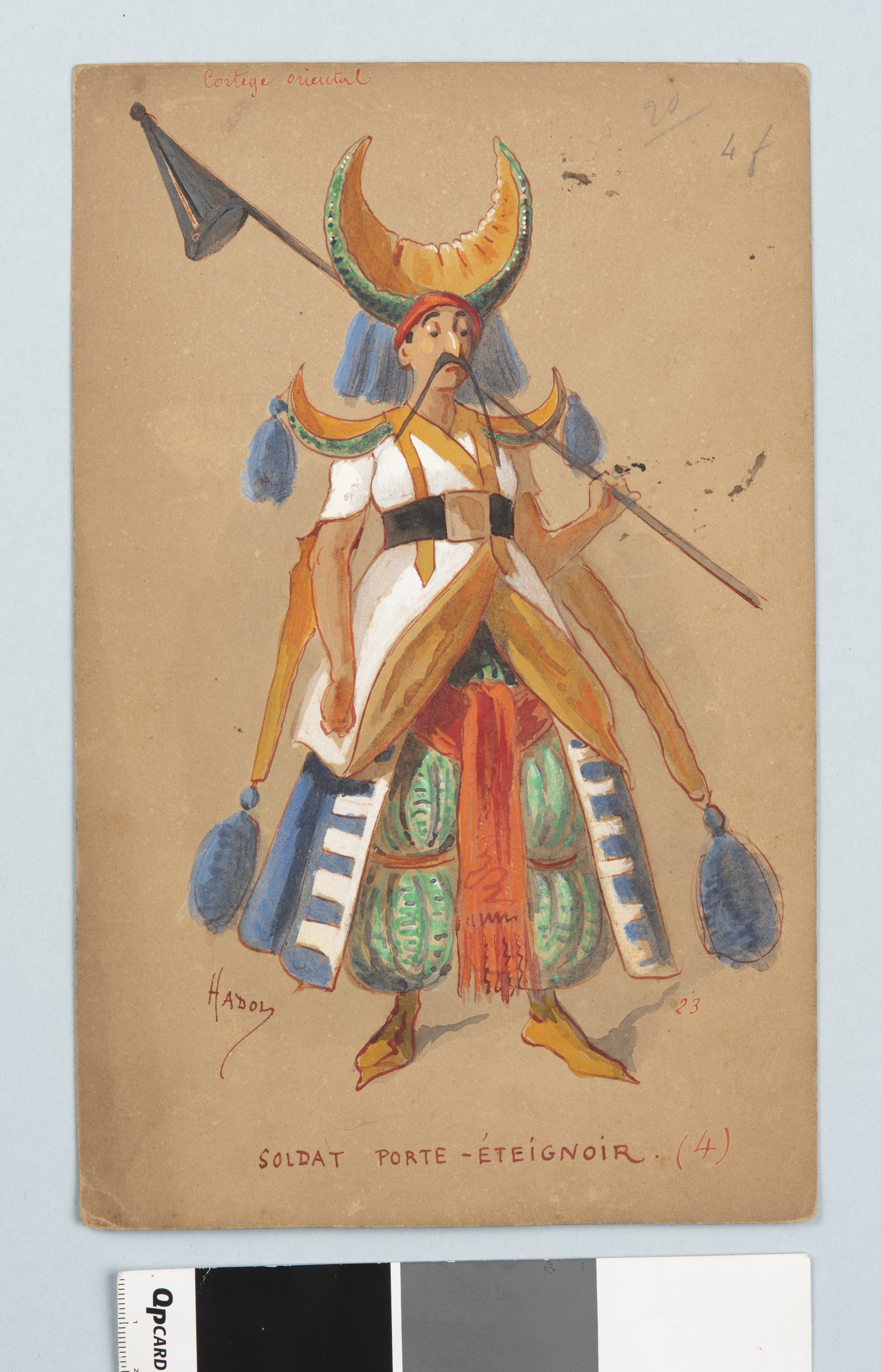 Soldat porte-éteignoir (cortège oriental)