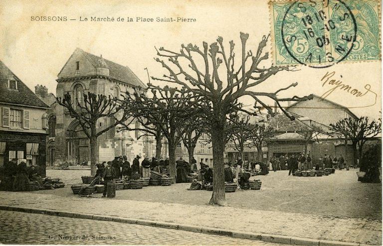 Soissons - Le marché de la Place Saint-Pierre