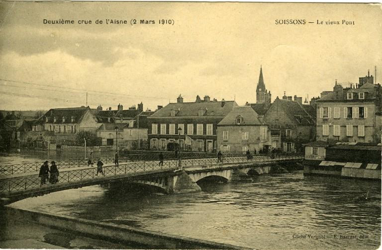 Soissons - Deuxième crue de l'Aisne (2 mars 1910) - Le vieux pont