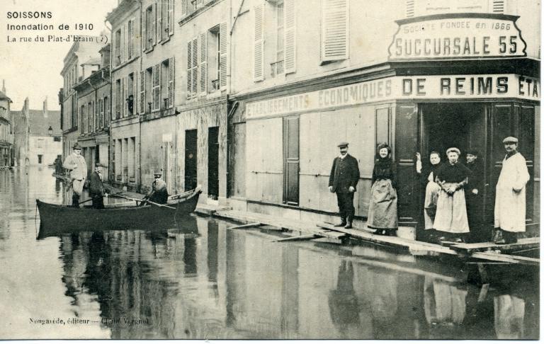 Soissons - Inondation de 1910 - La rue du plat-d'étain