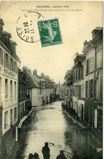 Soissons - Janvier 1910 - La rue du Plat d'Étain envahie par la crue de l'Aisne