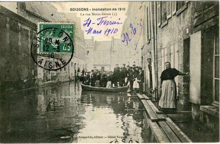 Soissons - Inondation de 1910 - La rue Notre-Dame