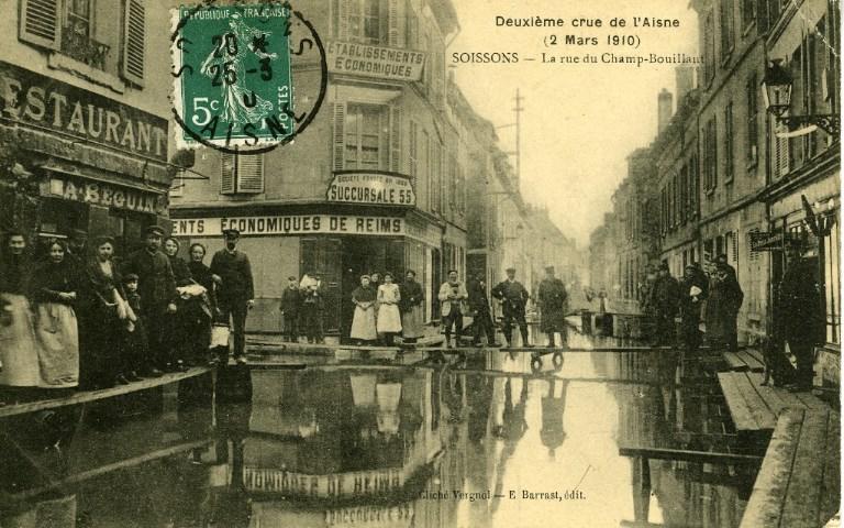 Soissons - Deuxième crue de l'Aisne (2 mars 1910) - La rue du Champ-Bouillant