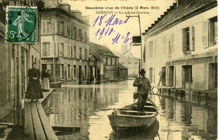 Soissons - Deuxième crue de l'Aisne (2 mars 1910) - La rue des graviers
