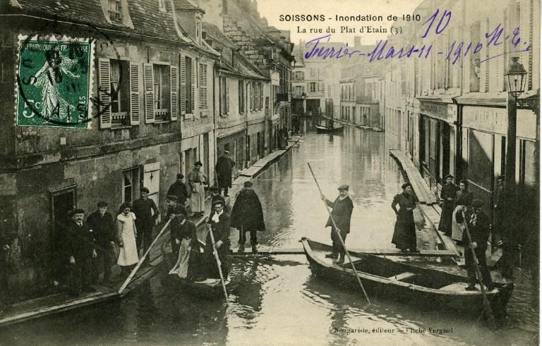 Soissons - Inondation de 1910 - La rue du plat d'Étain