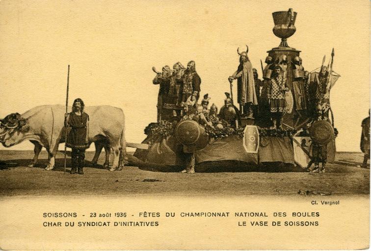 Soissons - 23 août 1936 - Fêtes du championnat national des boules - Char du syndicat d'initiatives - Le vase de Soissons