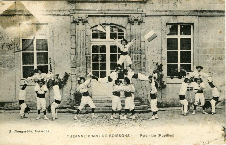 'Jeanne d'Arc de Soissons' - Pyramide (pupilles)