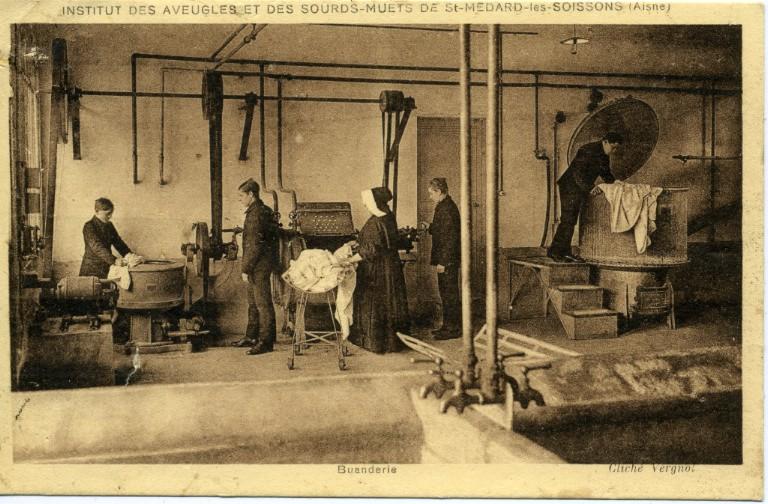 Institut des sourds-muets et des aveugles de Saint-Médard-les-Soissons (Aisne) -Buanderie