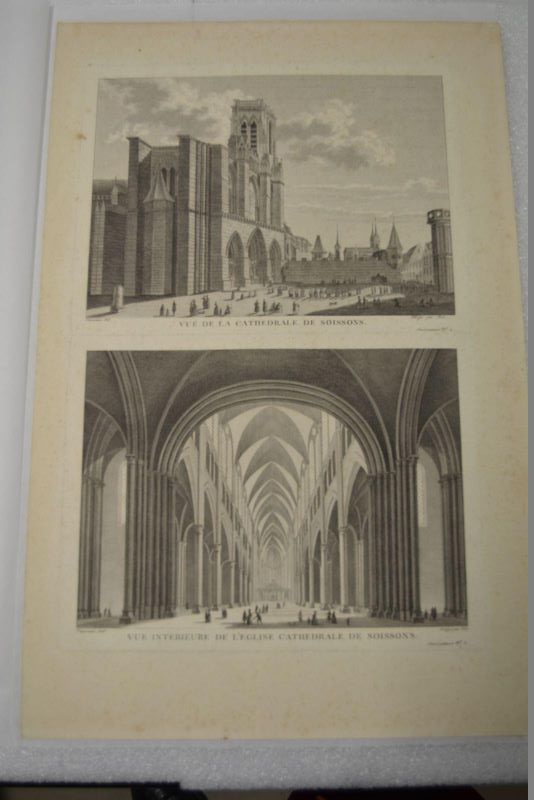 Vue de la cathédrale de Soissons. / Vue intérieure de l'église cathédrale de Soissons.