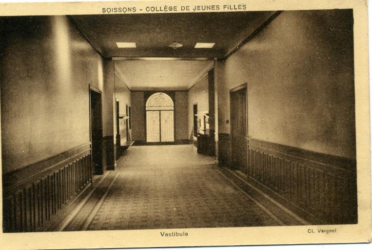 Soissons - Collège de Jeunes Filles - Vestibule