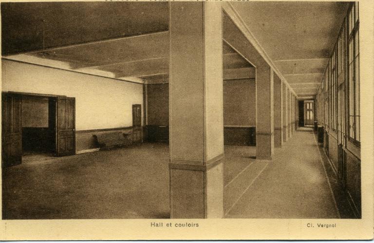 Soissons - Collège de Jeunes Filles - Hall et couloirs