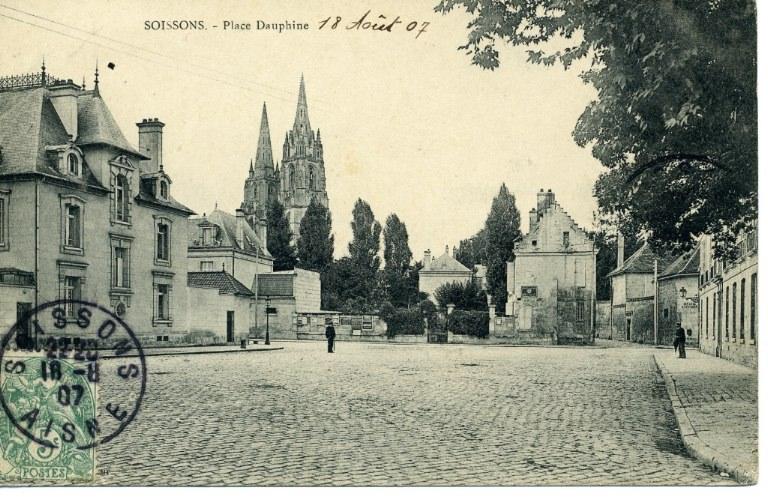 Soissons - Place Dauphine