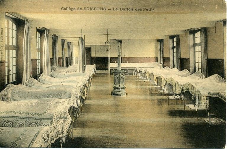 Collège de Soissons - Le Dortoir des Petits