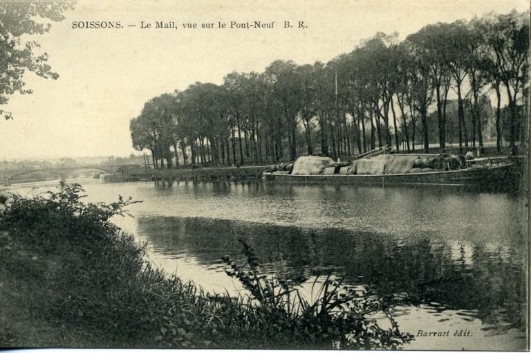 Soissons - Le Mail, vue sur le pont-neuf