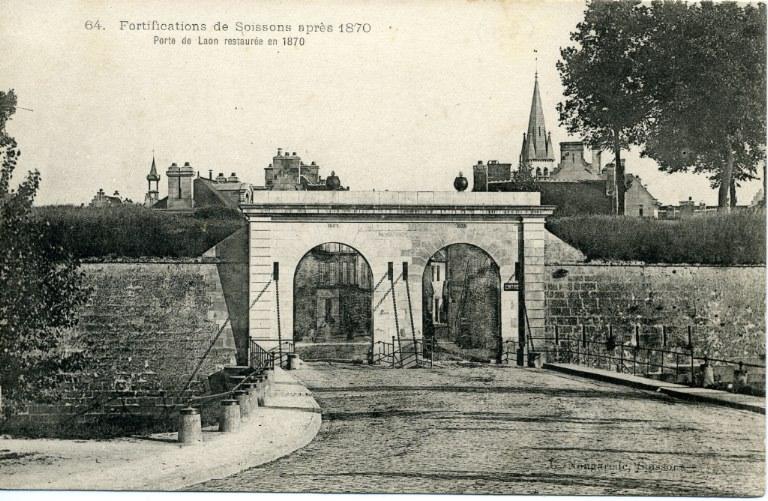 Fortifications de Soissons après 1870 - Porte de Laon restaurée en 1870