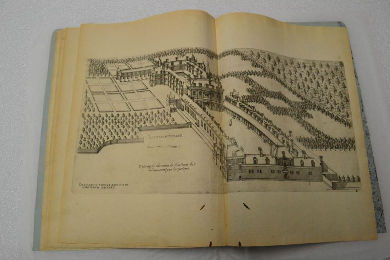 Dessin de l'élévation du château de Villers-Cotterêt avec les jardins