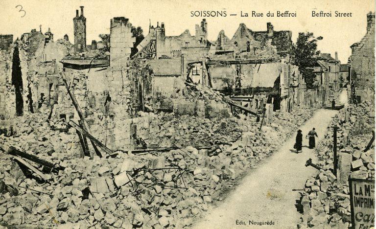 Soissons - La Rue du Beffroi